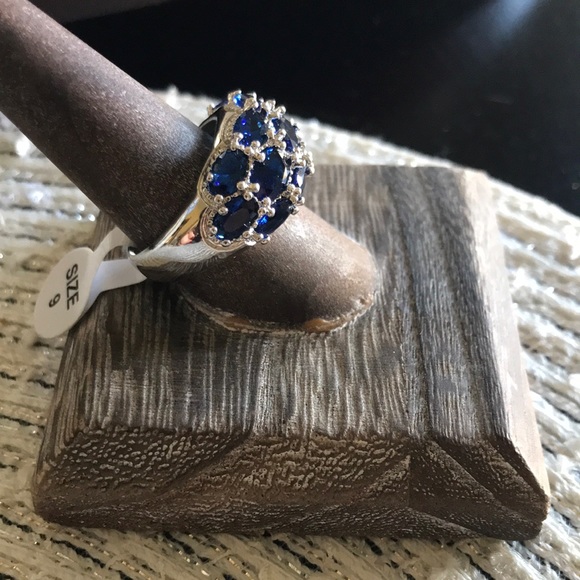 New lab created deep blue gemstone, 925 slvr plated sz 9 ring - Picture 3 of 6